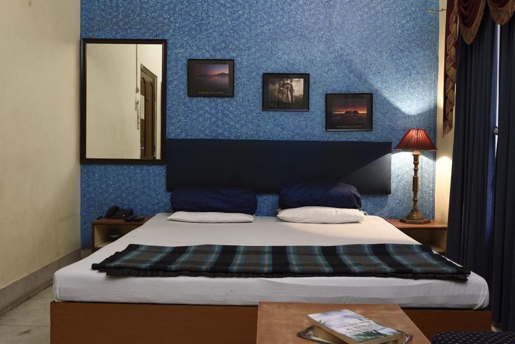 Hotel Esplanade Chambers Kalkuta Zewnętrze zdjęcie